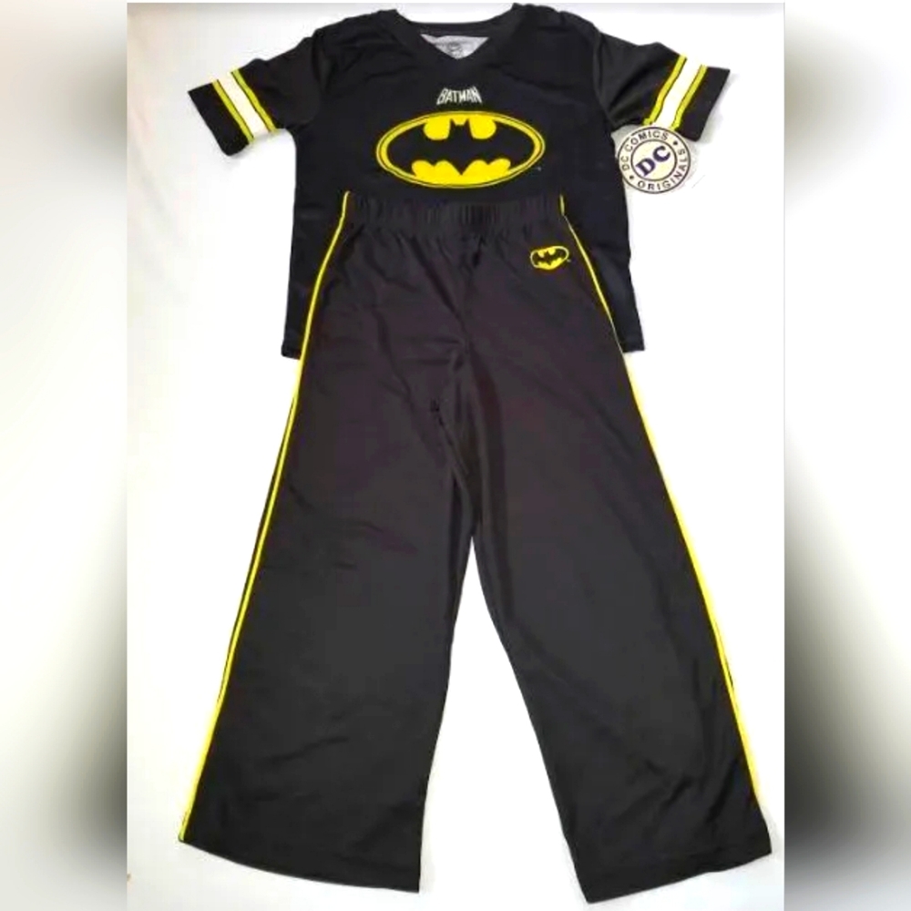 BATMAN Athletic Outfit Shirt Pants Football style Size 6 7